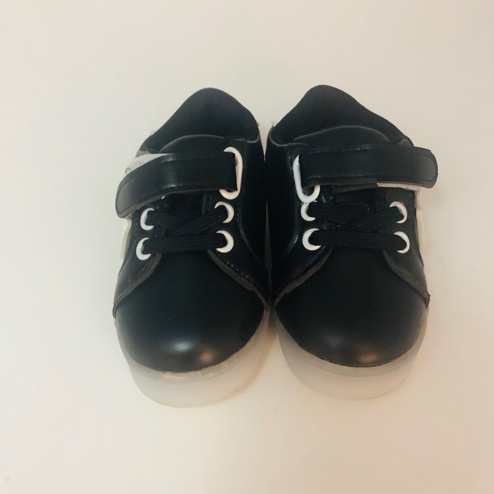 Kids sneakers